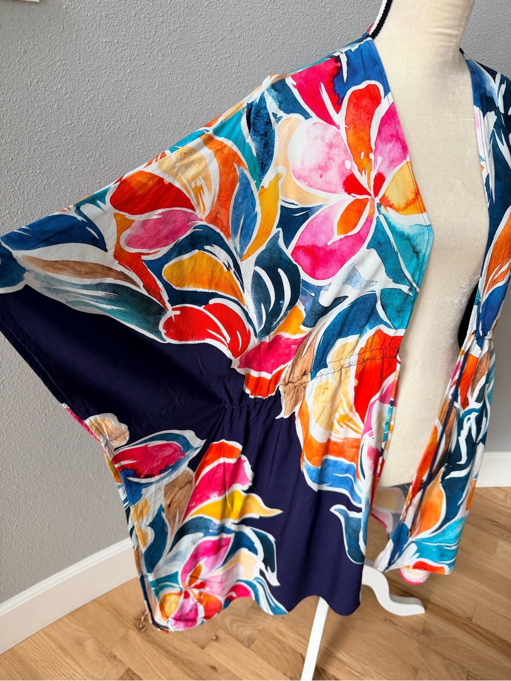 La Blanca Petals Watercolor Floral Tie-Front Kimono Caftan Cover-Up OS - Picture 7 of 11